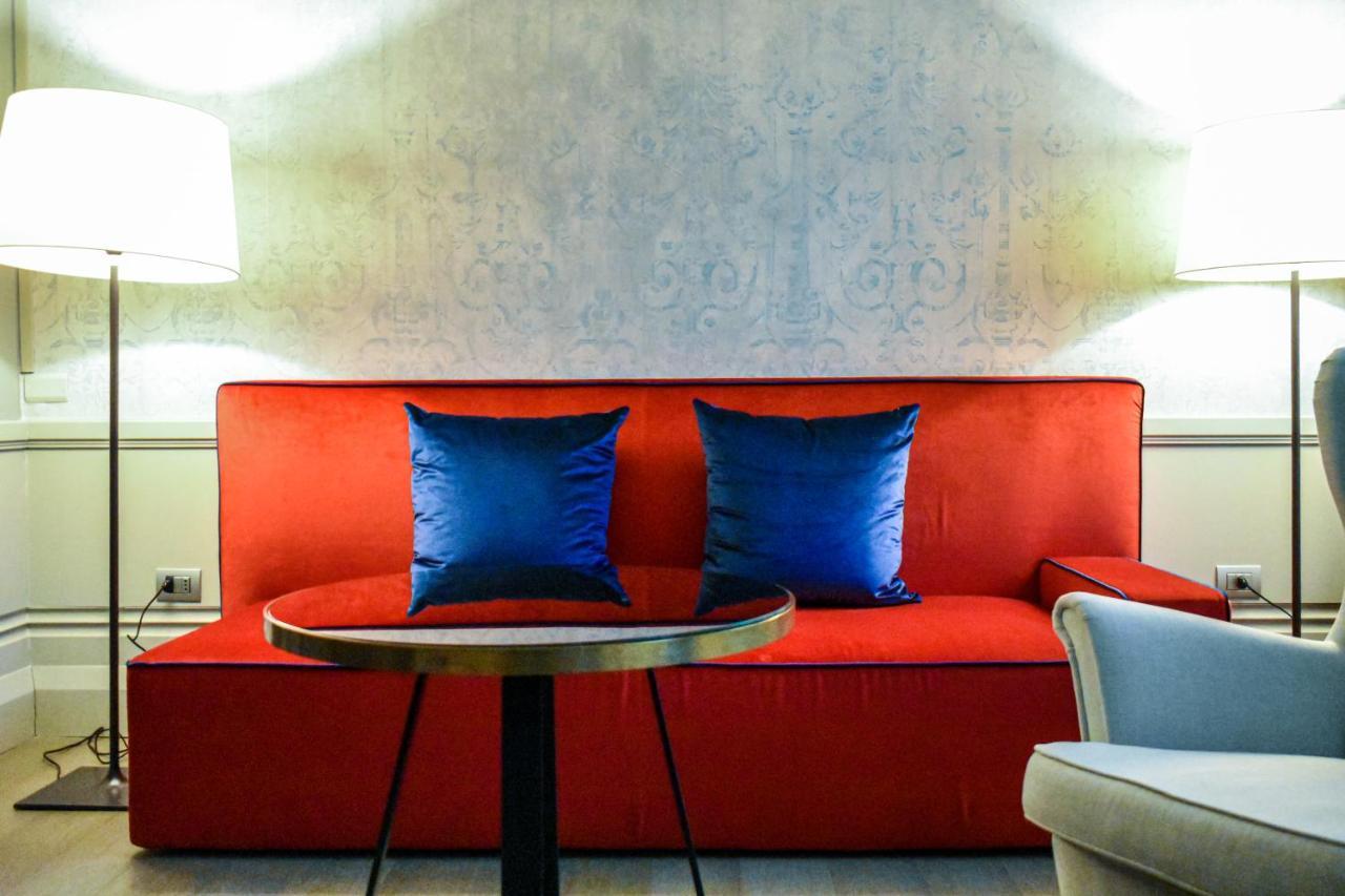 Hotel Palazzo Cornalia à Milan Extérieur photo A sofa