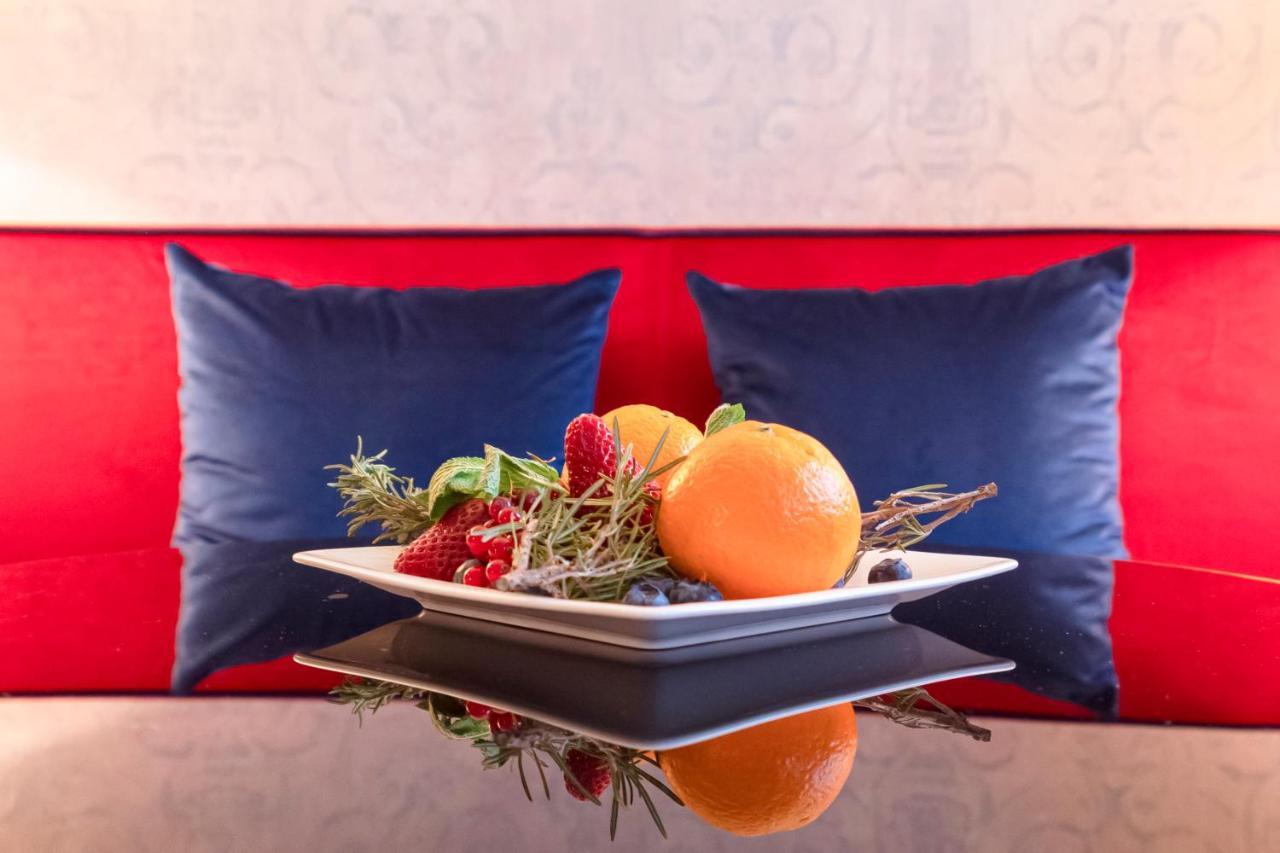 Hotel Palazzo Cornalia à Milan Extérieur photo A fruit salad