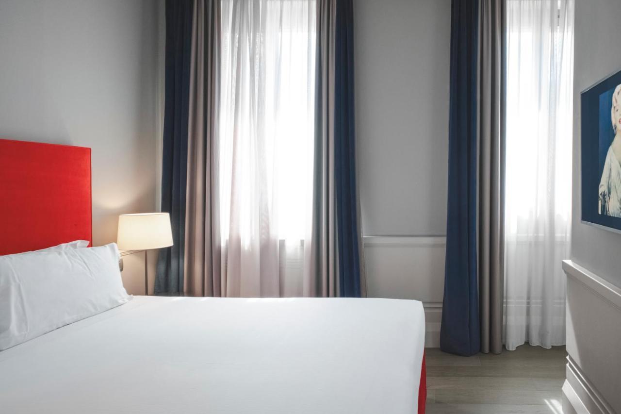 Hotel Palazzo Cornalia à Milan Extérieur photo A bedroom at the hotel